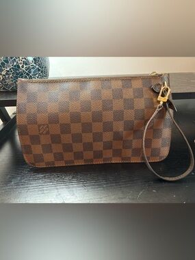 Louis Vuitton Damier Ebene Neverfull Pochette / Wristlet – Excellent Condition